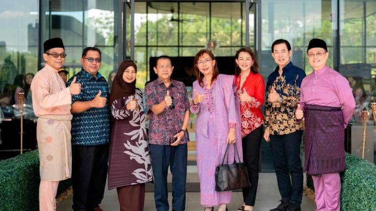 KL Wellness City Senior Management together with our Guest Of Honour Puan Zurina Abd.Samad (Senior Deputy Director, Advertising &amp; Digital Division of Tourism Malaysia) and VIPs Dato’Dr.Ammar Abdul.Ghapar (Former Director General of Tourism Malaysia) &amp; MP Seputeh YB.Teresa Kok